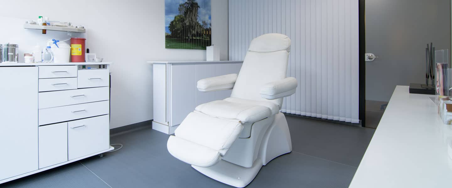 Consultorio médico con silla